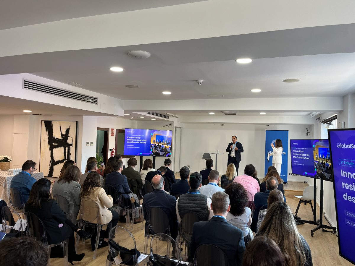 Sala llena durante una ponencia de la II edición