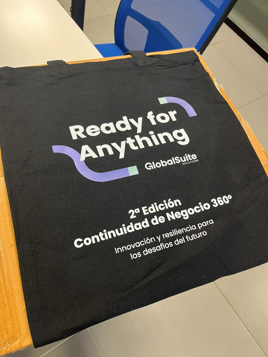 Bolsa de bienvenida de la II edición con el lema Ready for Anything
